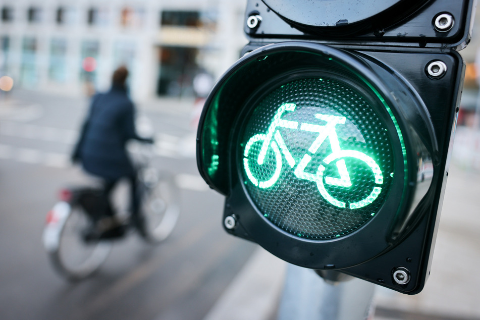 Öfter "Grün" für Radfahrer und Fußgänger sollen immer mehr Hamburger Ampeln künftig anzeigen.