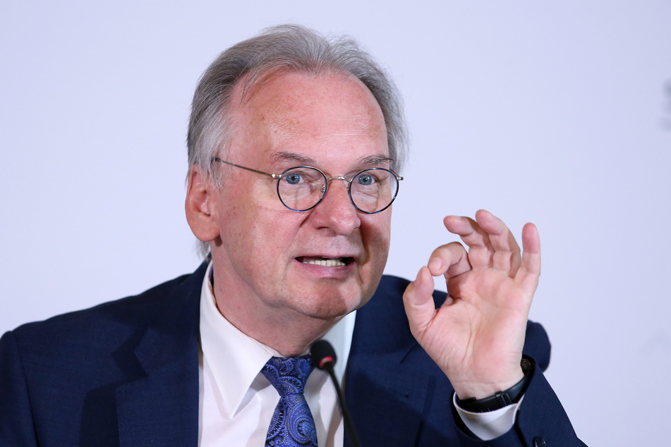 Sachsen-Anhalts Ministerpräsident Reiner Haseloff (66, CDU) will die Bundesregierung stärker an DDR-Sonderrenten beteiligen.