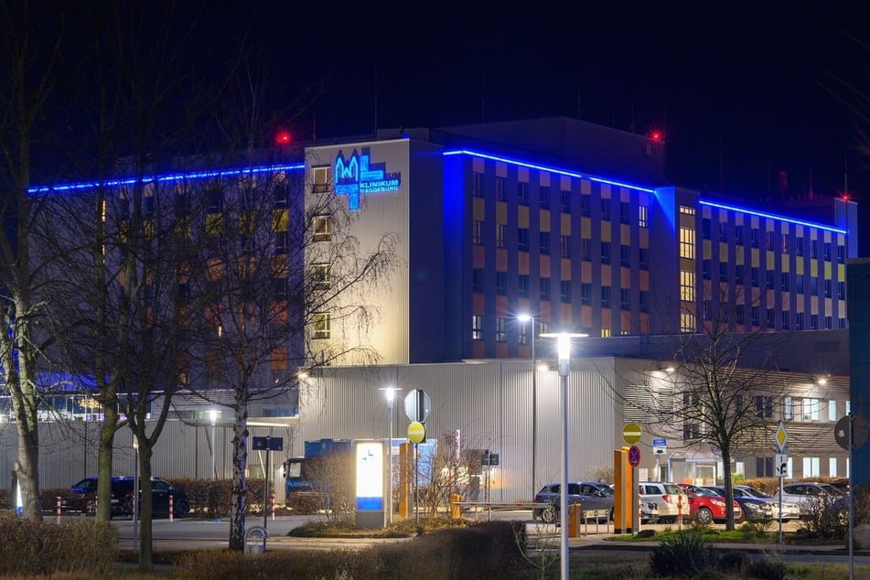 Nicht nur über Autos fiel er her, scheinbar belästigte der Mann auch Passanten beim Klinikum Magdeburg. (Archivfoto)