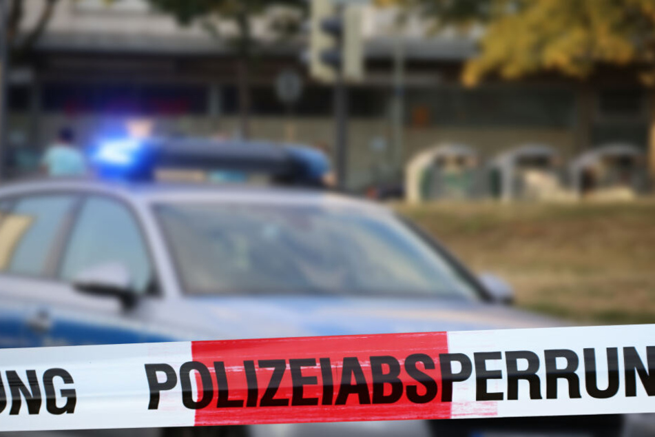 In Leipzig ist eine Dreijährige von einem Balkon im dritten Stock gestürzt. (Symbolbild)