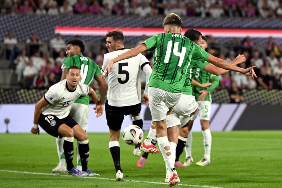 Isaac Price schockt die DFB-Elf noch vor der Pause.