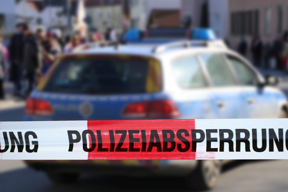 Die Polizei rückte im Großaufgebot an. (Symbolbild)