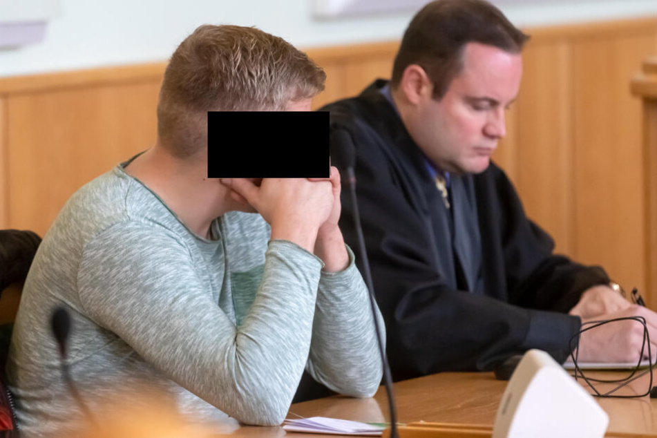 Daniel P. (31) hat einen Asylbewerber († 18) auf dem Gewissen. Wegen Fahrerflucht und fahrlässiger Tötung erhielt er sieben Monate Bewährung.