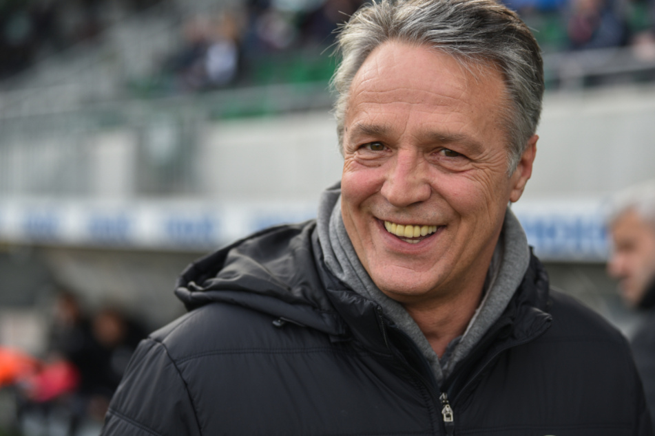 Uwe Neuhaus feierte "Privat-Party" und hofft auf ...