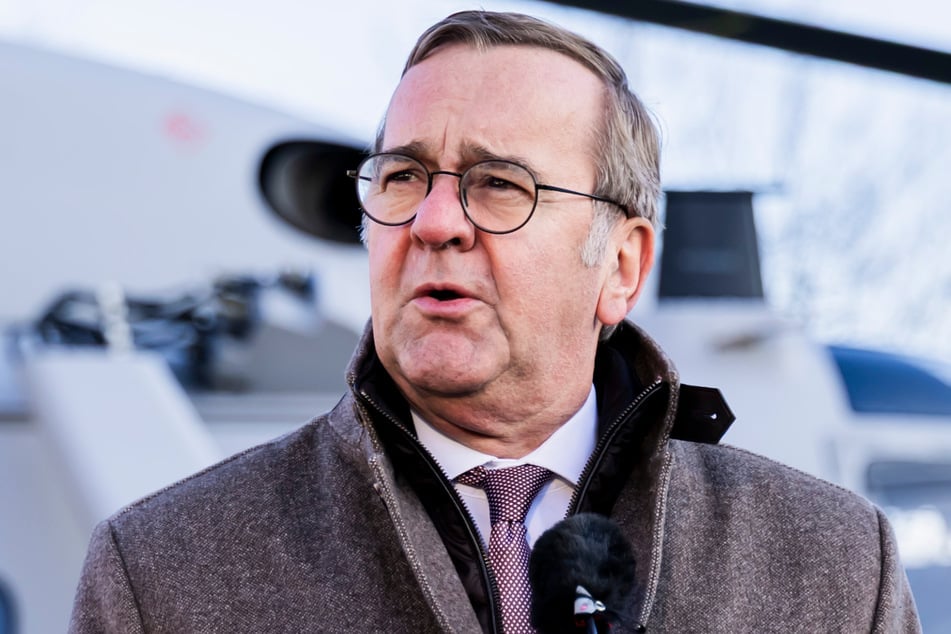 Verteidigungsminister Boris Pistorius (65, SPD) steht wie so oft für klare Kante.