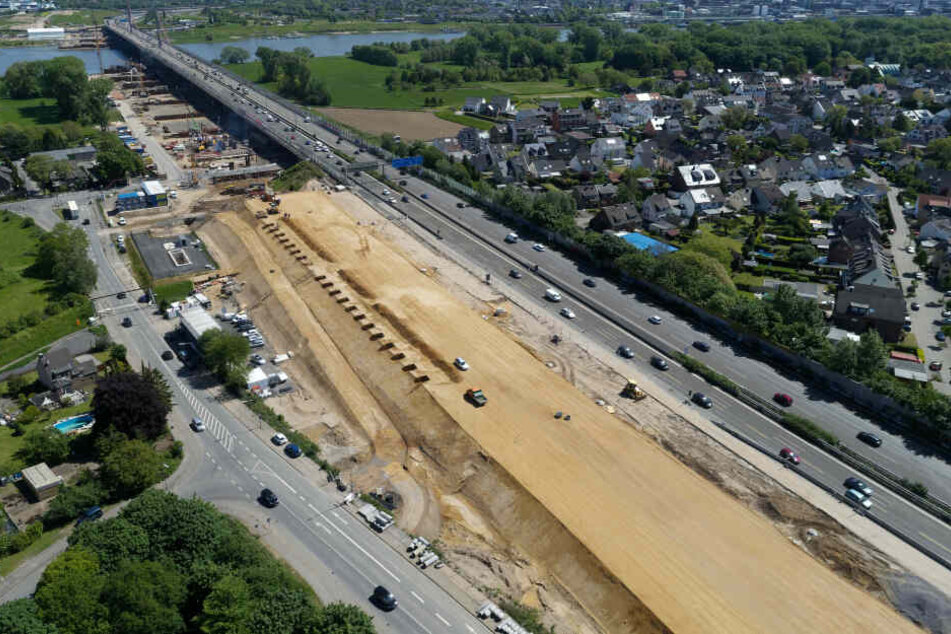 Arbeiten an der Leverkusener Brücke.