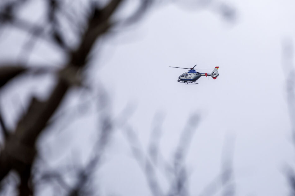 Am Dienstagnachmittag kreiste über der Stadt ein Polizeihubschrauber. Ein 78-Jähriger Rentner wurde gesucht (Archivbild).