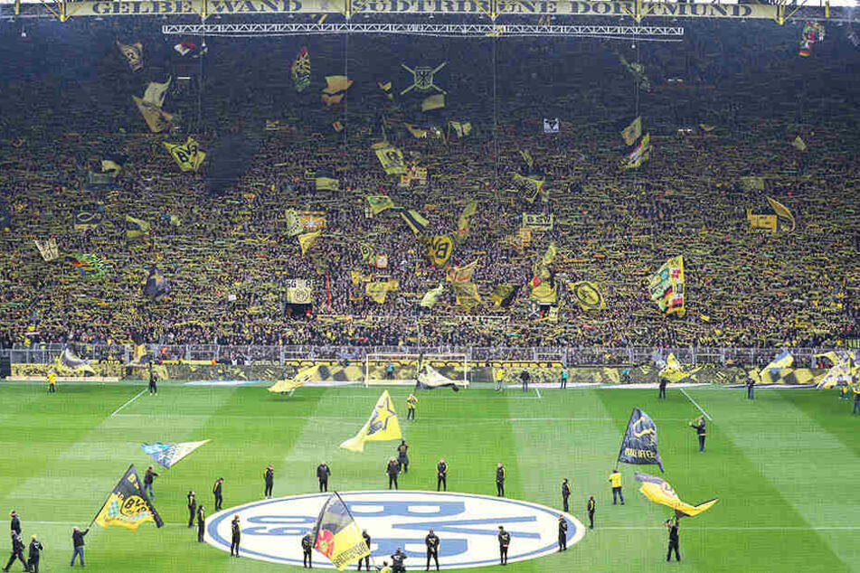 Der Signal Iduna Park ist fast immer ausverkauft. Umso bitterer für Fans, die gerne Karten gehabt hätten, wenn dann Plätze von Dauerkarteninhabern leer bleiben.