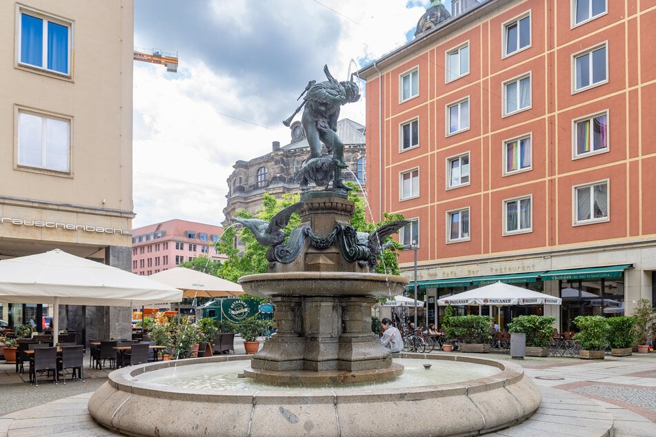 Seltene Ausnahme: Der Gänsediebbrunnen in der Weißen Gasse (Altstadt) ist an.