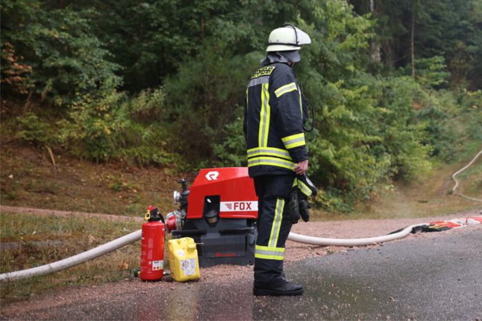 Glutnest flammt auf: Feuerwehr bei Schramberg erneut im Einsatz