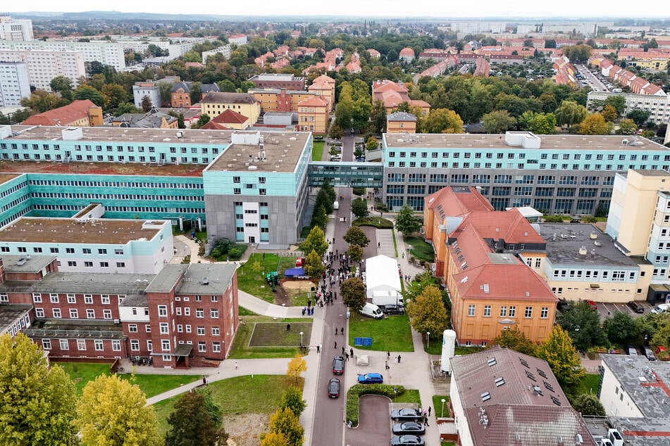Das Zentrum soll neue Zell- und Immuntherapien schneller aus der Forschung in die Praxis bringen. (Archivbild)