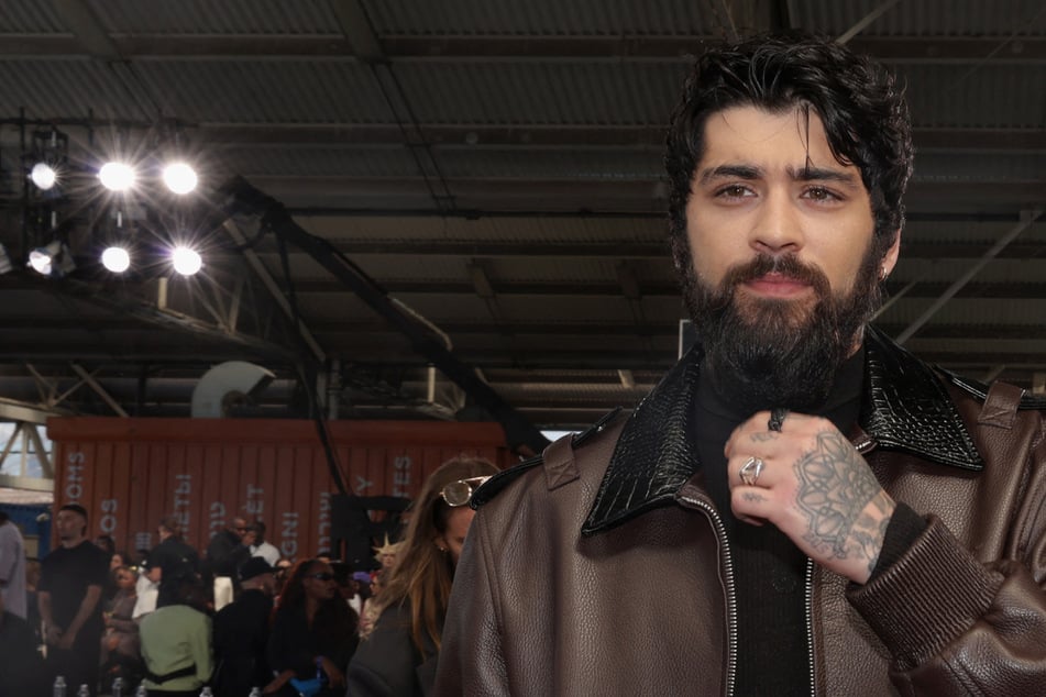En nueva canción: Zayn insinúa racismo durante su tiempo en "One Direction"