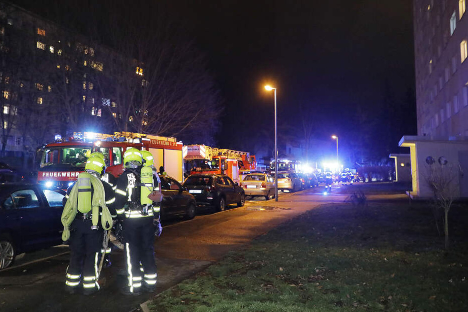 Die Feuerwehr musste am Mittwochabend zu einem Wohnungsbrand in die Clausewitzstraße ausrücken.