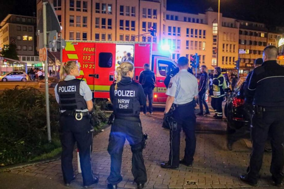 Die Polizei holte den Mann vom Gerüst der Schwebebahn.