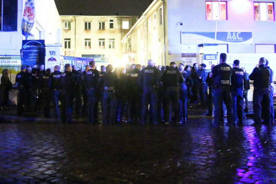 Die Polizei war mit einem Großaufgebot vor Ort.