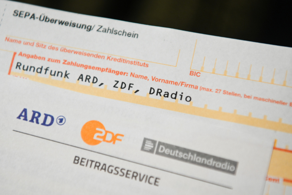 Anschreiben und Überweisungsträger für die Rundfunkgebühren.