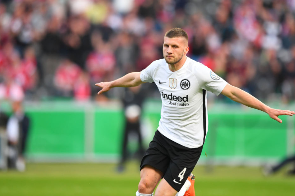 Ante Rebic schoss die Eintracht quasi im Alleingang zum Pokalsieg.