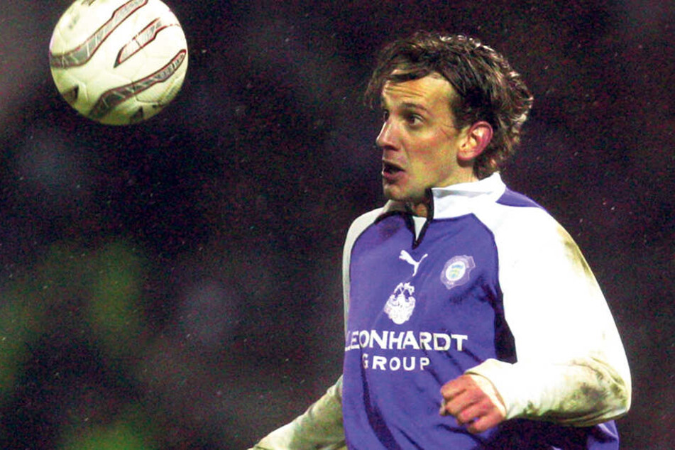 Wiesbaden-Coach
Rüdiger Rehm
bestritt zwischen
2003 und 2005
insgesamt
54 Spiele für
Aue und schoss
dabei drei
Tore
.