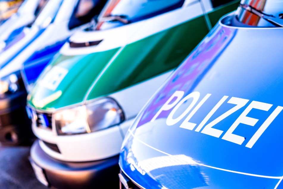 Als Rettungskräfte eintrafen, war der Wagen bereits untergegangen. (Symbolbild)
