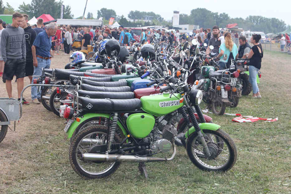 Deutschlands größtes Simsontreffen lockte tausende Moped-Fahrer und Fans der
Kultmarke nach Zwickau.