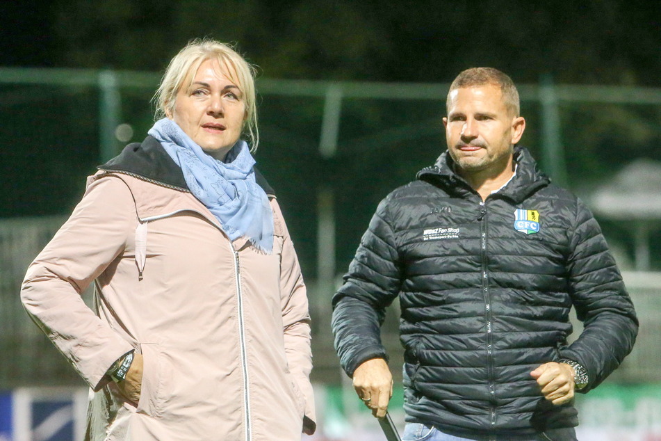 Vorstandschefin Romy Polster und Sportdirektor Marc Arnold (50) schauten nicht besonders glücklich aus...