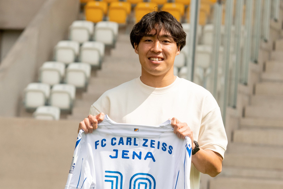 Der Japaner Takero Itoi schließt sich dem Fußball-Regionalligisten FC Carl Zeiss Jena an.