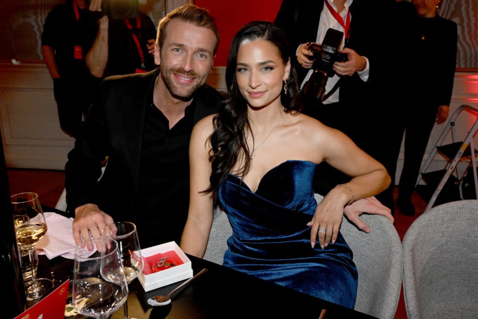 Christian Düren (35) und Amira Aly (33) erwarten aktuell ihr erstes gemeinsames Kind.
