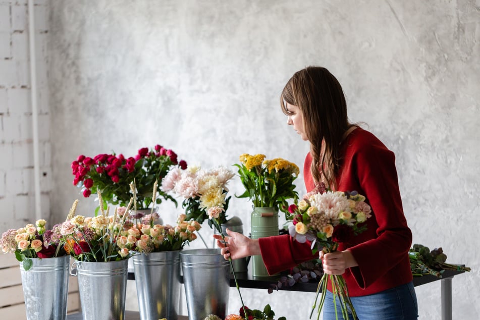 Kauft man Rosen oder andere Blumen im Laden, gibt's in der Regel Frischhaltemittel dazu.