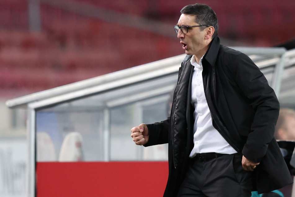 Geglücktes Trainerdebüt: Tayfun Korkut (47) kann sich nach einem 0:2-Rückstand noch über ein 2:2 freuen.