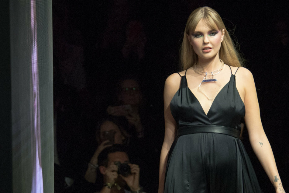 Bonnie Strange (34) bei der Mercedes-Benz Fashion Week 2018. In ihrem neuen Instagram-Beitrag präsentiert das Model sich einmal mehr von ihrer schönsten Seite. (Archivfoto)