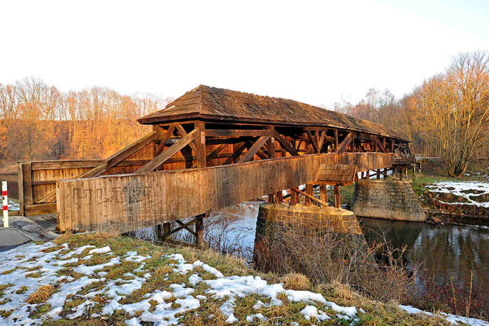 Der Röhrensteg ist die älteste Holzbrücke Sachsens und hat eine Sanierung dringend notwendig.