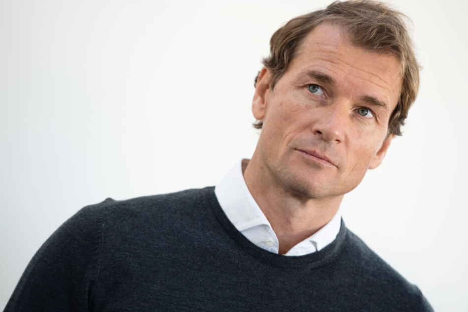 Jens Lehmann soll dem FC Augsburg offenbar wieder in die Spur helfen. (Archivbild)