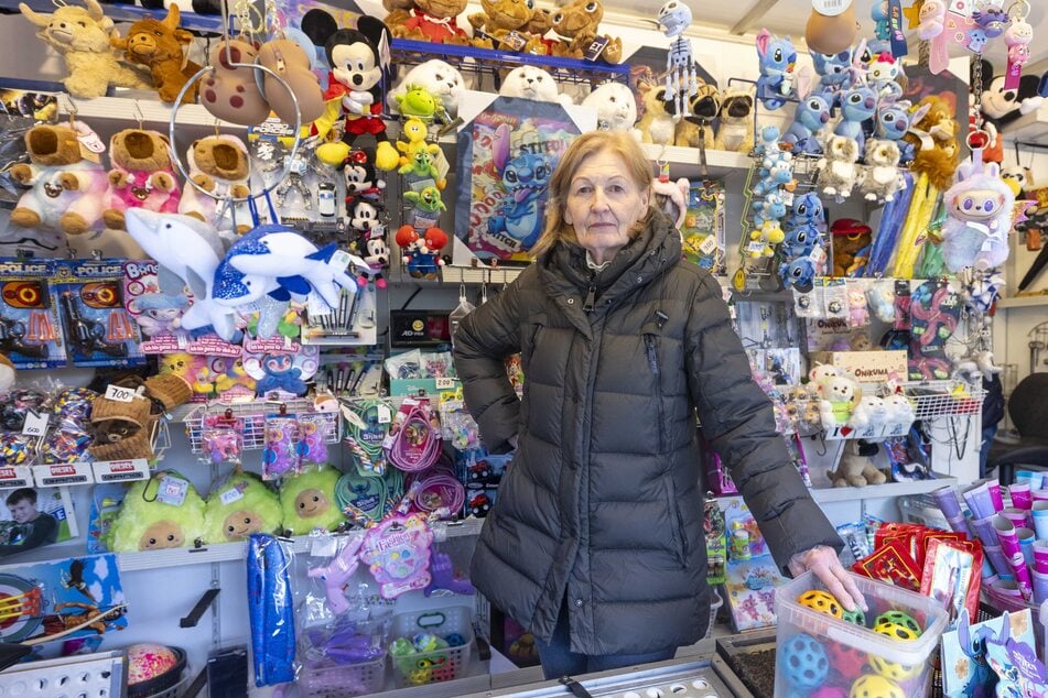 Schaustellerin Barbara Eckermann (75) muss nach Jahrzehnten den ersten Einbruch verwinden.