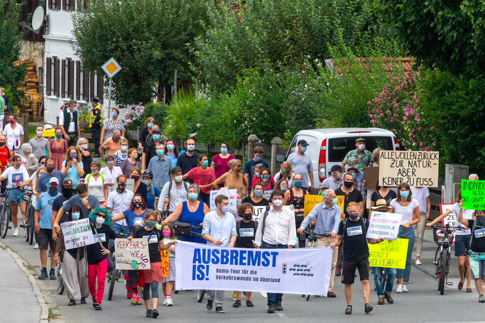 Die Demonstration soll sich nicht gegen Touristen, sondern gegen das steigende Verkehrsaufkommen und das wachsende Müllproblem richten, das durch den Tourismus entsteht.