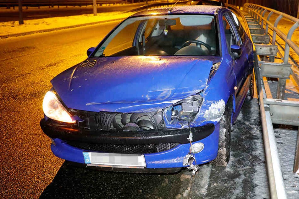 Der Peugeot war auf dem Südring gegen die Leitplanke geschleudert.