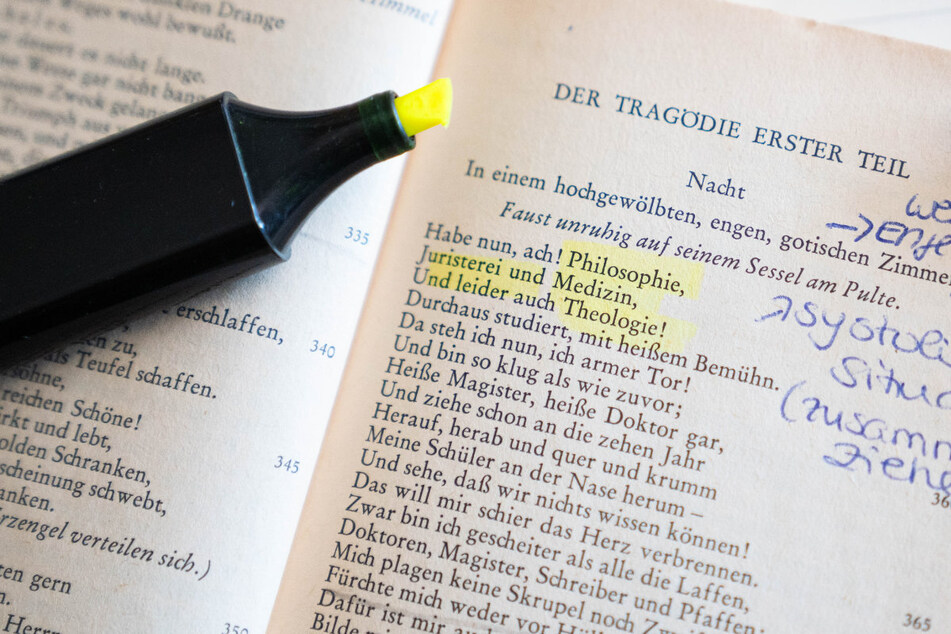 München: Goethes "Faust" fliegt aus Lehrplan: Kritik und Sorge bei Klassik-Stiftung