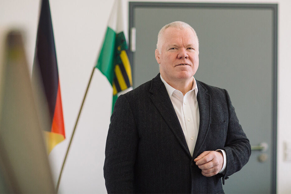 Landespolizeipräsident Horst Kretzschmar (59) spricht von Hasspostings gegen Behörde und Behördenleiterin.