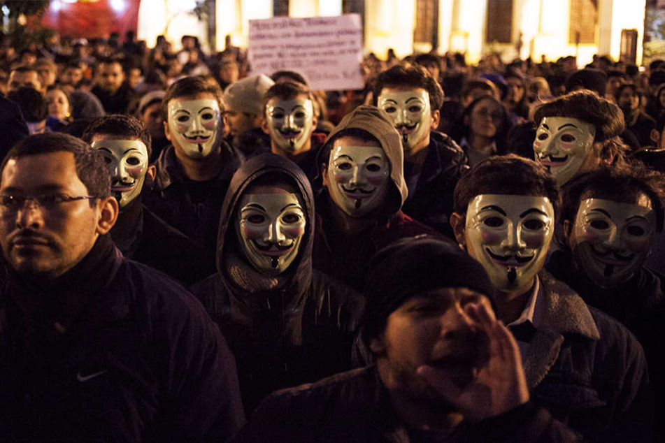 An dem „Marsch der Millionen Masken“ beteiligten sich Tausende Demonstranten.