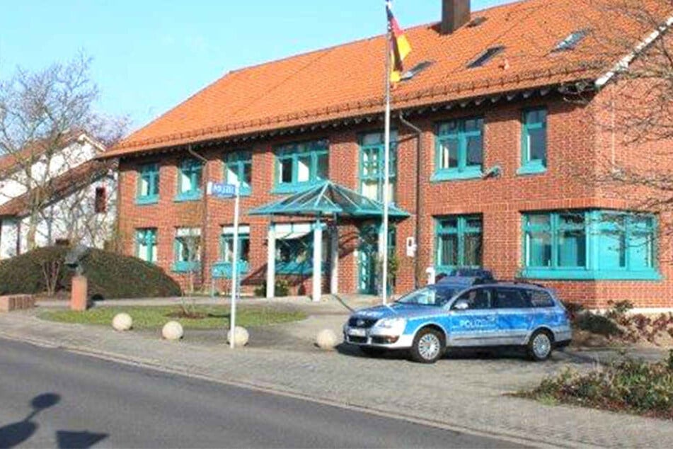 Weil er nicht weiterwusste, suchte ein Mann Polizeibeamte in Rheinland-Pfalz auf.