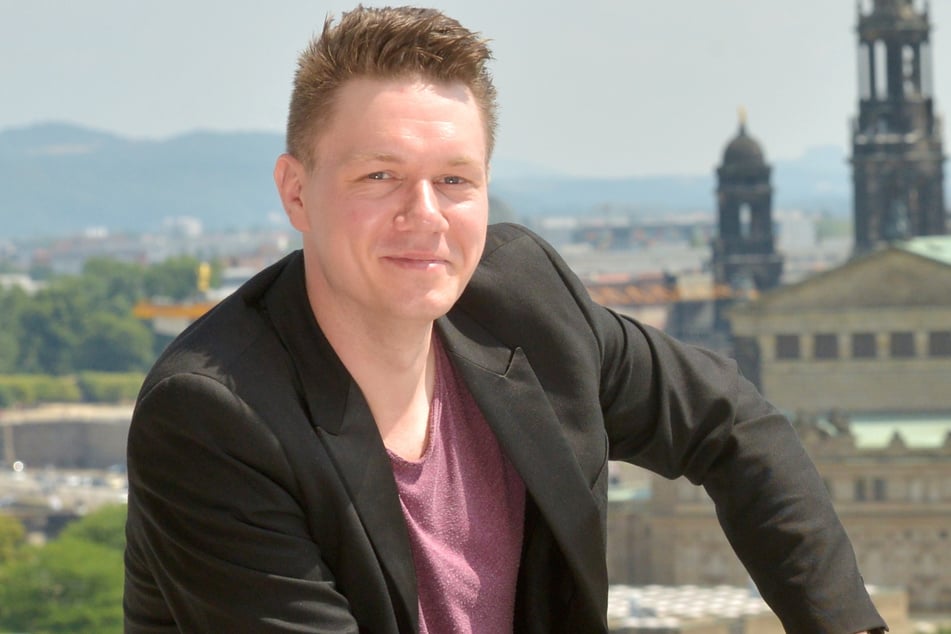 Thomas Majka (33) steht als Mentalist und Zauberkünstler auf der Bühne. Im Sommer organisiert er das Camp HalliGalli - ein Ferienlager für Teenager.