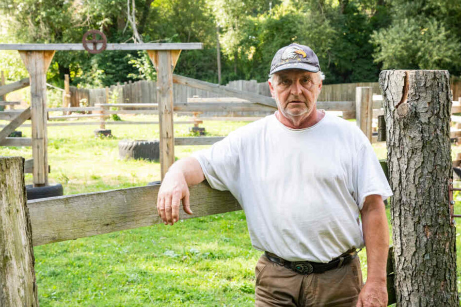 Besitzer Mathias Rectenwald (59) trauert um seinen Mini-Schimmel.