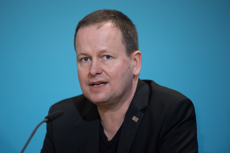 Berlins Kultursenator Klaus Lederer (Linke) fordert vom Bund Zuschüsse zur Liquiditäts- und Existenzsicherung im Kultursektor.