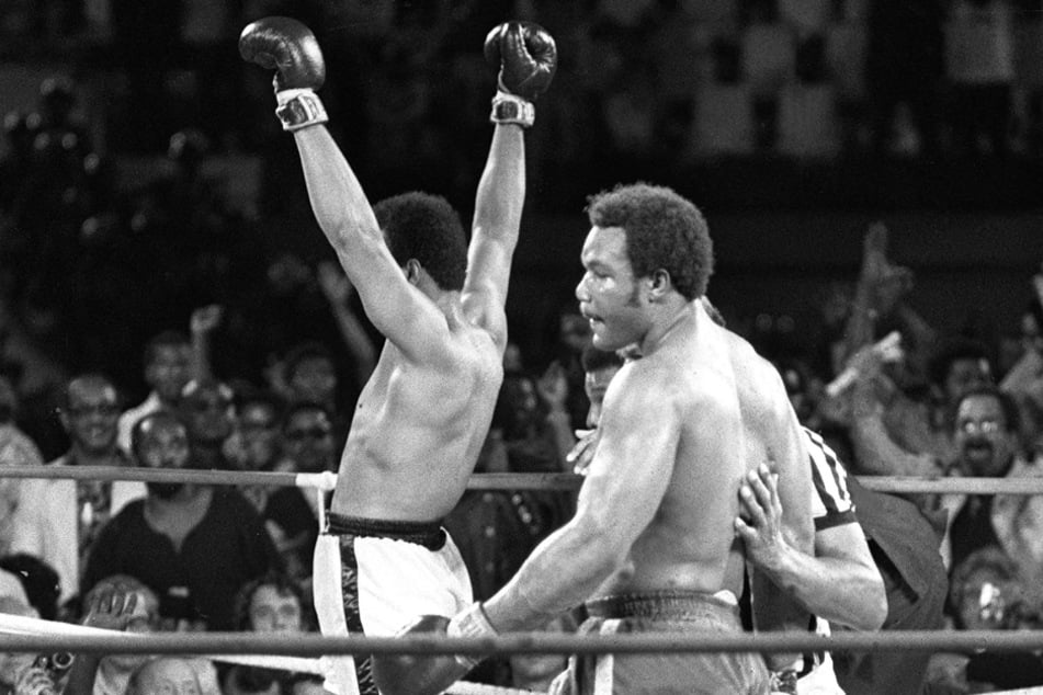 George Foreman (heute 74, r.) beim "Rumble in the Jungle" gegen Muhammad Ali im damaligen Zaire, der heutigen Demokratischen Republik Kongo.