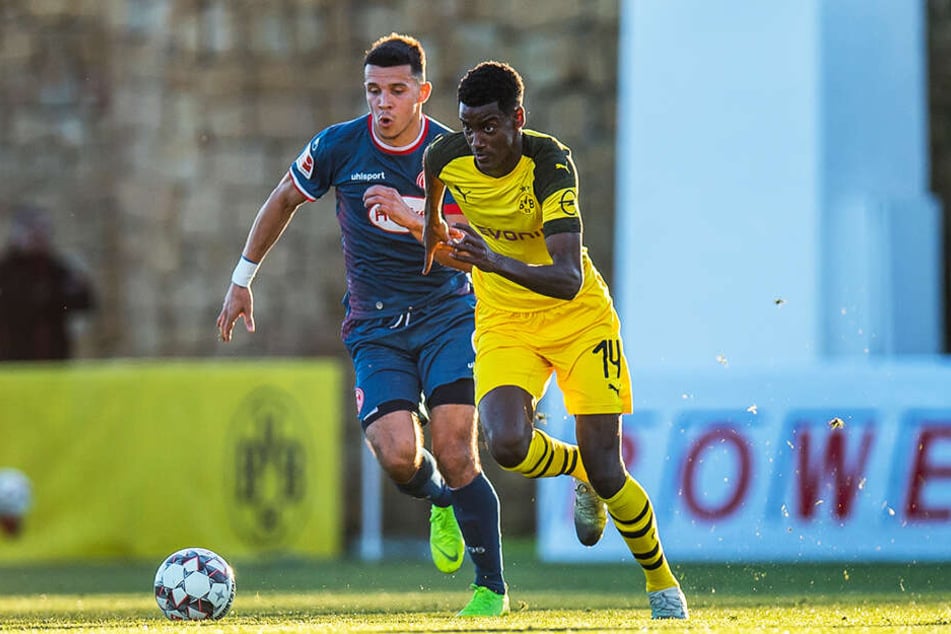 Alexander Isak traf im Wintertrainingslager im Testspiel gegen Willem II Tilburg doppelt für den BVB und brachte seine Leihe in die Niederlande damit ins Rollen.