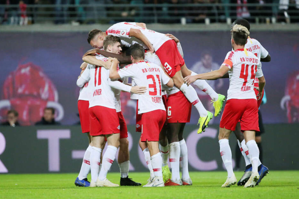 Der doppelte Yussuf Poulsen und Lukas Klostermann trafen in der Hinrunde beim klaren 3:0 für RB Leipzig gegen Bayer Leverkusen.