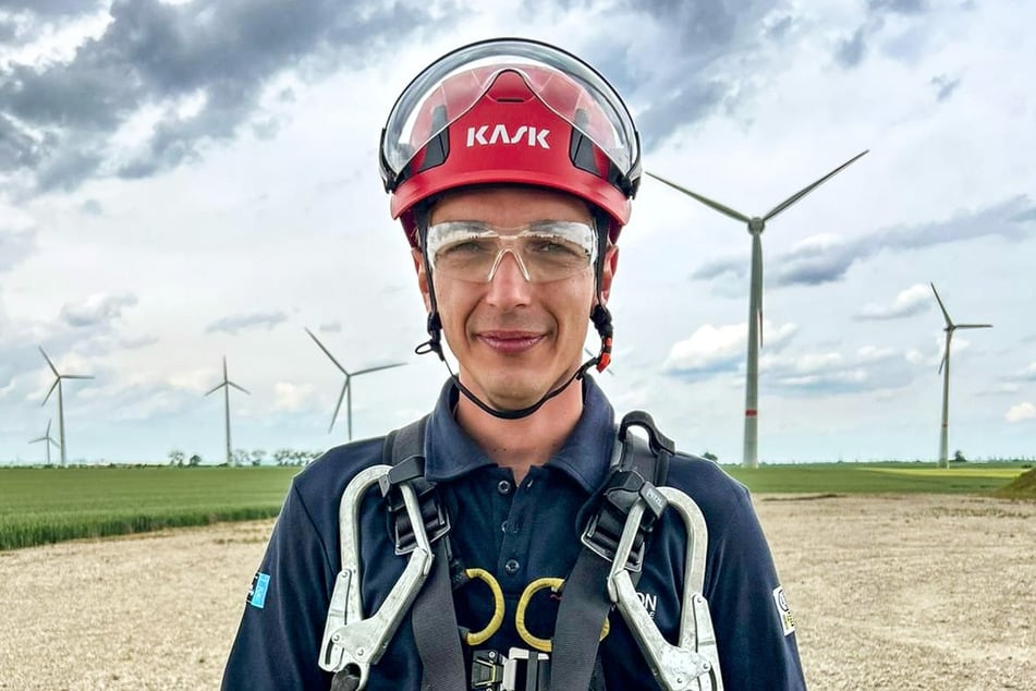 Philipp Schmidt (33) wartet und repariert Windräder. Seine Ausbildung hat er im Tagebau gemacht.