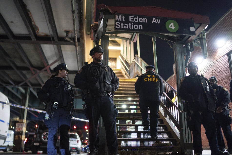 Schüsse in New Yorker U-Bahn: Ein Toter, mehrere Verletzte