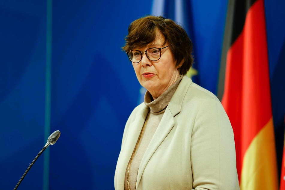 Sabine Sütterlin-Waack (63, CDU), Ministerin für Inneres, ländliche Räume und Integration von Schleswig-Holstein, ist voll des Lobes für die Abschiebehaftanstalt. (Archivbild)