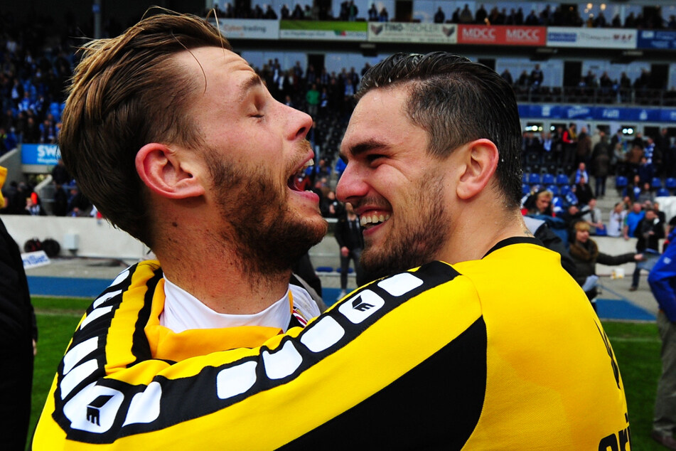 Dresdner Aufstiegsjubel 2016: Justin Eilers (32, l.) und Pascal Testroet (30).