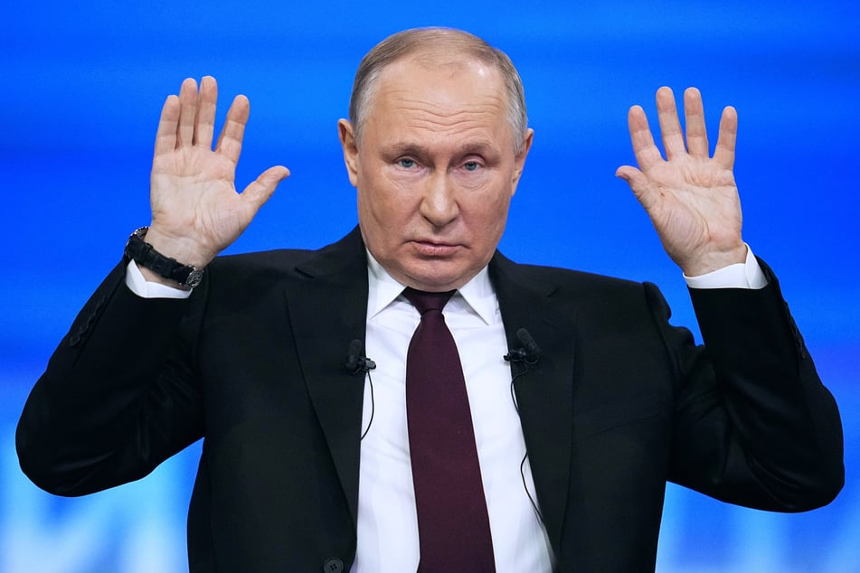 Auf einer großen Pressekonferenz gab Russlands Präsident Wladimir Putin (71) seine Bedingungen für Frieden in der Ukraine bekannt.